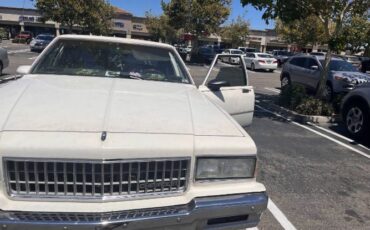 Chevrolet-Sedan-1987-White-1
