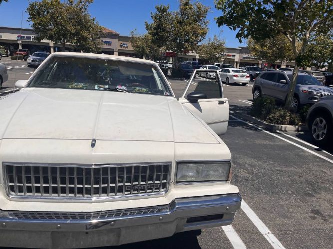 Chevrolet-Sedan-1987-White-1