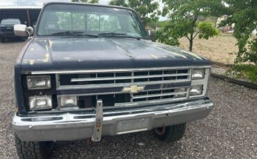 Chevrolet-Silverado-1500-1987-1
