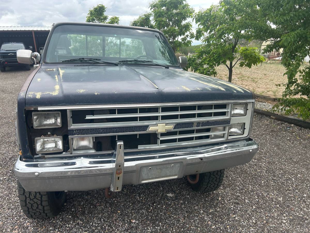 Chevrolet-Silverado-1500-1987-1