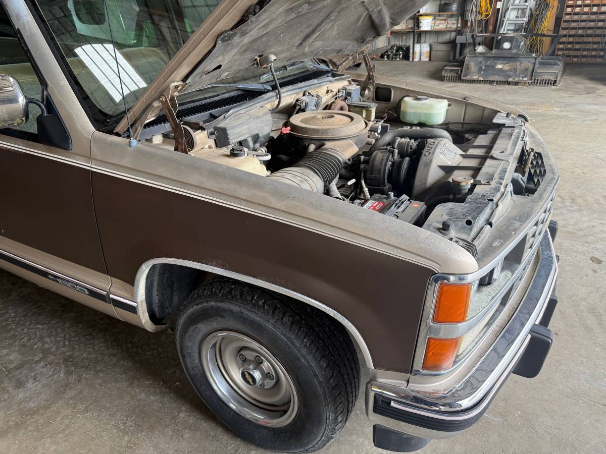 Chevrolet-Silverado-1500-1988-brown-1