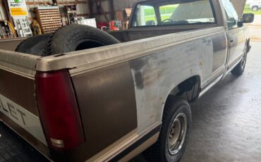 Chevrolet-Silverado-1500-1988-brown-2