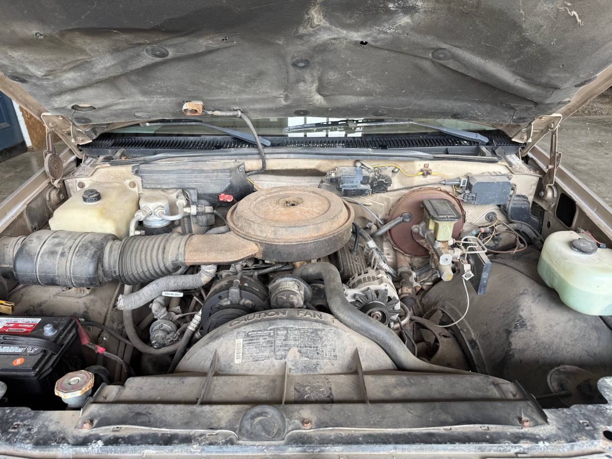 Chevrolet-Silverado-1500-1988-brown