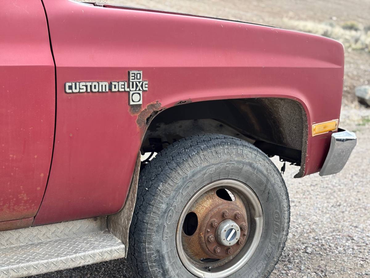 Chevrolet-Silverado-1982-red-11