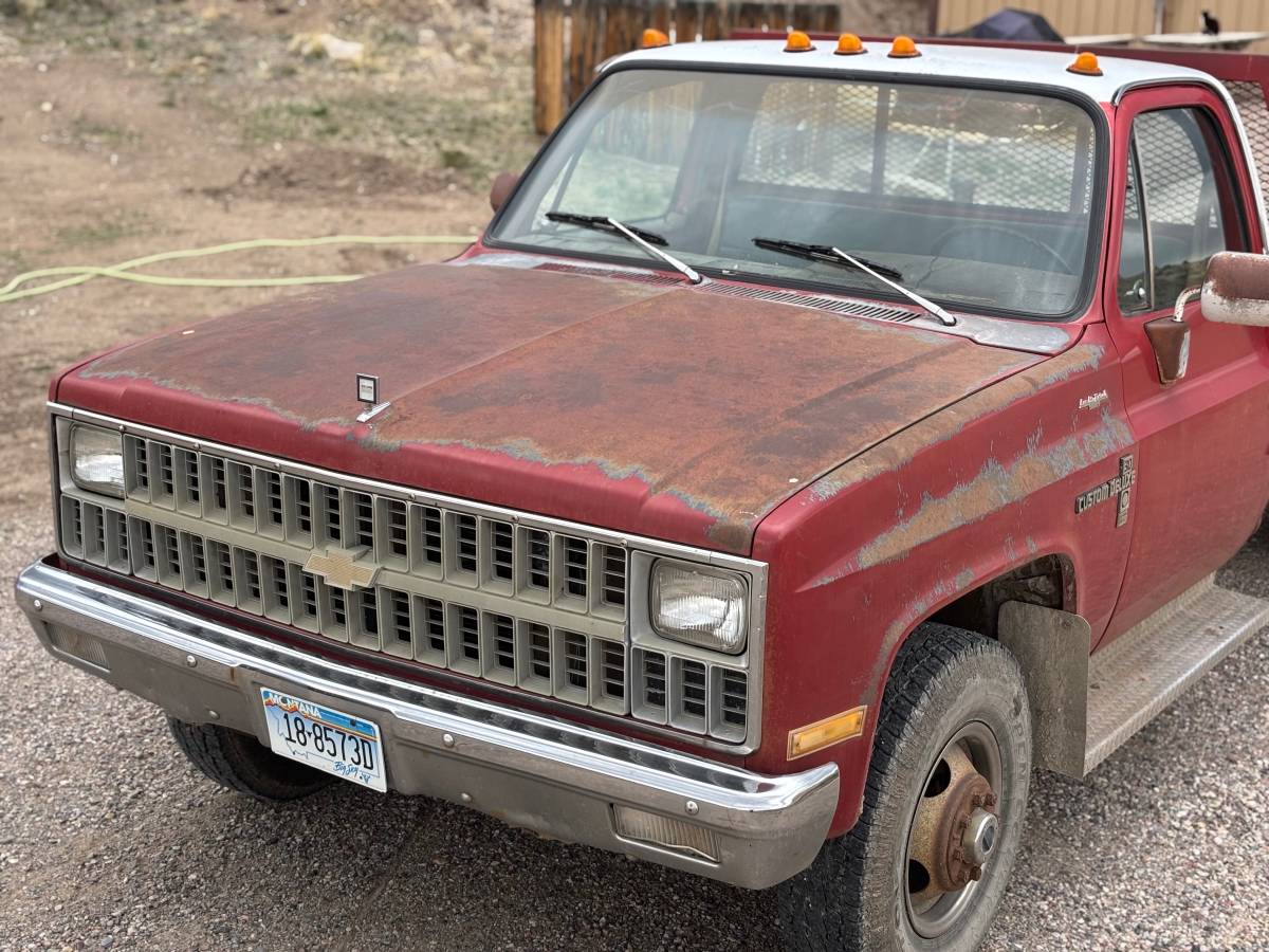 Chevrolet-Silverado-1982-red-12