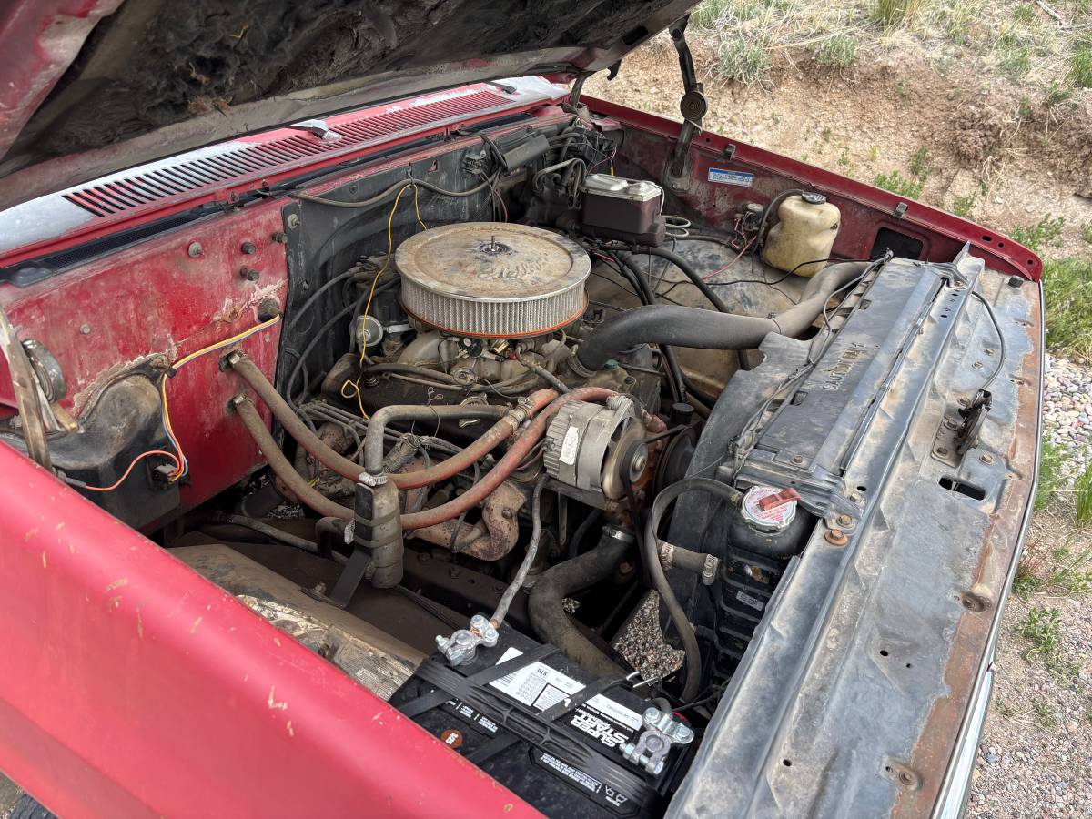 Chevrolet-Silverado-1982-red-13