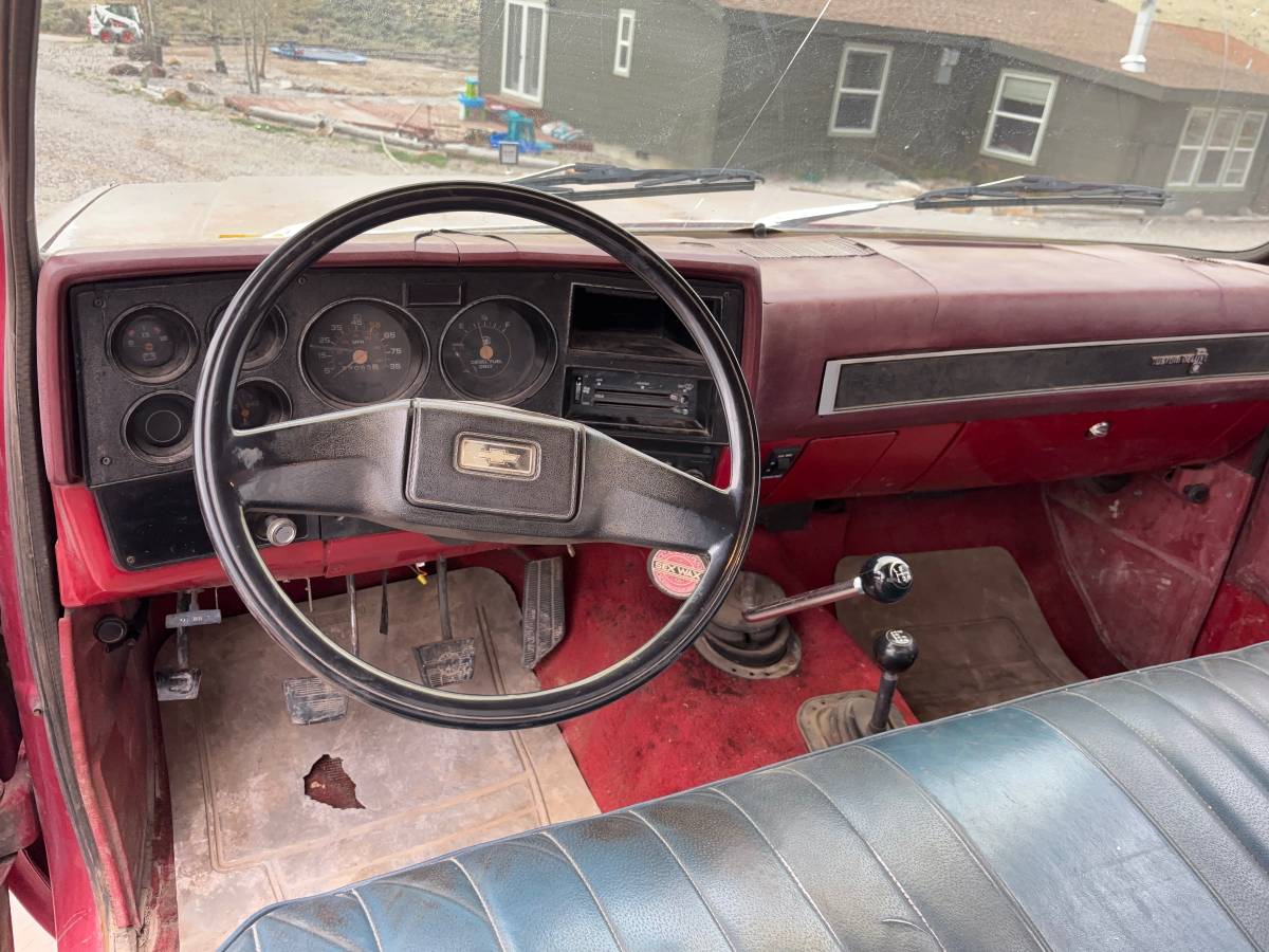 Chevrolet-Silverado-1982-red-8