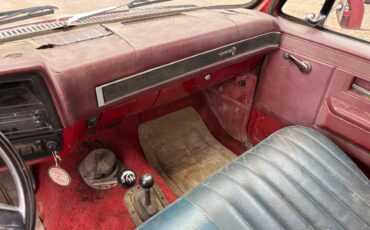Chevrolet-Silverado-1982-red-9