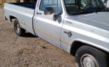 Chevrolet-Silverado-1984-3