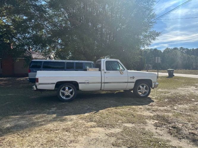 Chevrolet-Silverado-1984-White-Blue-5