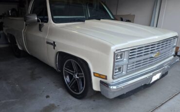 Chevrolet-Silverado-1984-custom-1