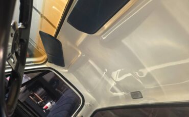 Chevrolet-Silverado-1984-custom-3
