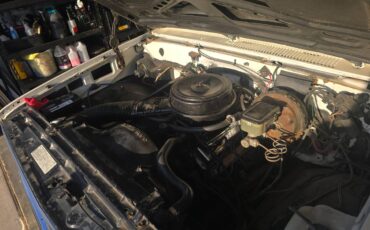 Chevrolet-Silverado-1984-custom-4
