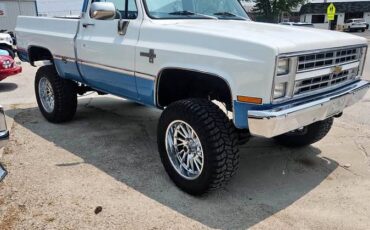 Chevrolet-Silverado-1984-white-2
