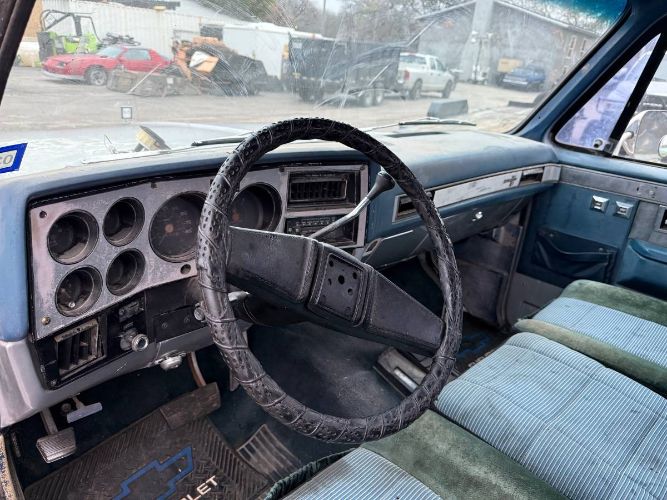 Chevrolet-Silverado-1985-10