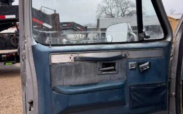 Chevrolet-Silverado-1985-13