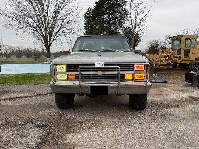 Chevrolet-Silverado-1985-3