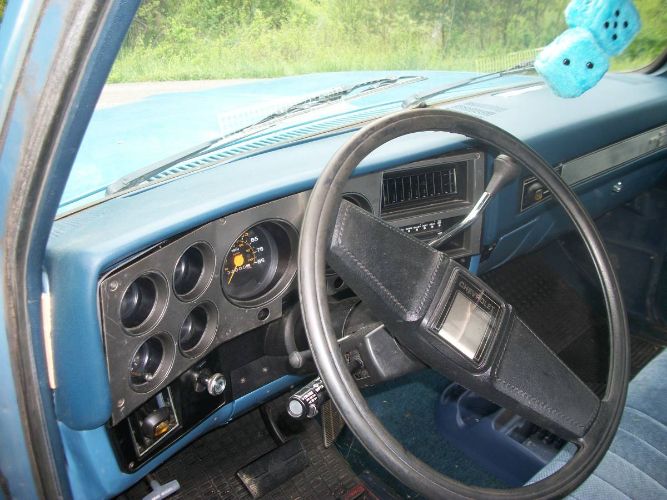 Chevrolet-Silverado-1985-Blue-2