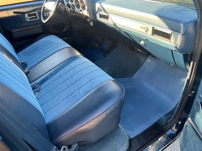 Chevrolet-Silverado-1985-Blue-Blue-8