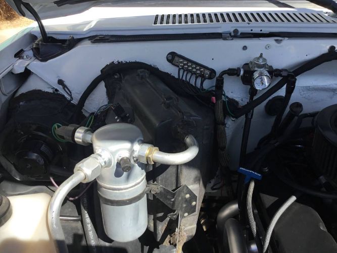 Chevrolet-Silverado-1987-White-8