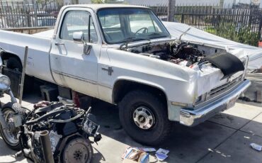 Chevrolet-Silverado-1987-White-white-black-tan-1