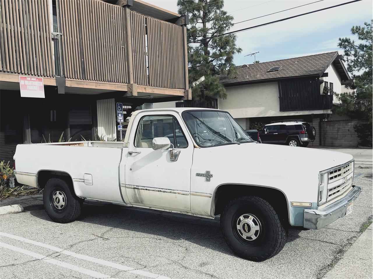 Chevrolet-Silverado-1987-White-white-black-tan-3
