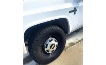 Chevrolet-Silverado-1987-White-white-black-tan-5