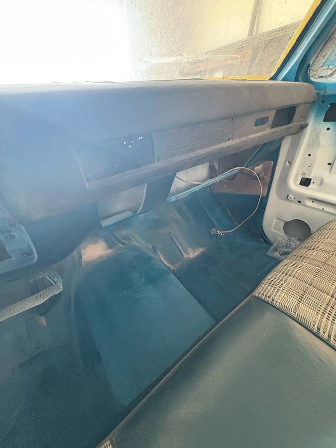 Chevrolet-Silverado-1987-grey-17