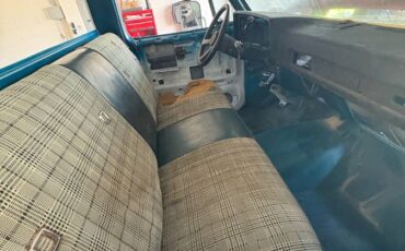 Chevrolet-Silverado-1987-grey-2