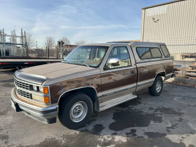 Chevrolet-Silverado-1988-Brown-Tan