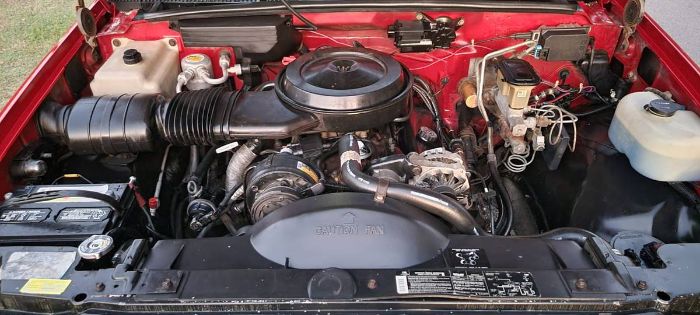 Chevrolet-Silverado-1988-Two-Tone-RedWhite-3