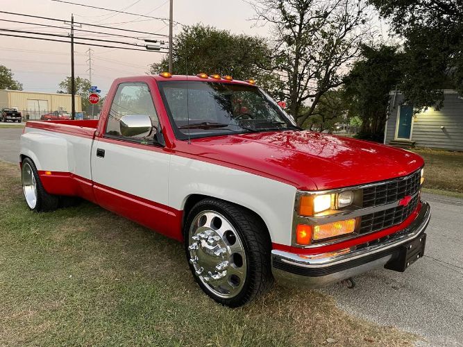 Chevrolet-Silverado-1988-Two-Tone-RedWhite