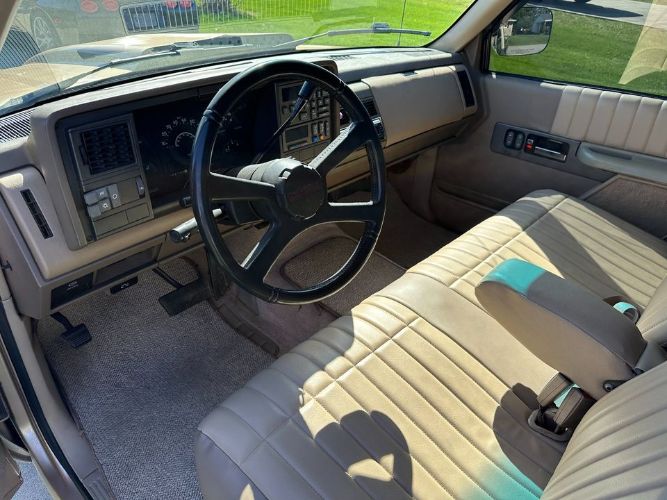 Chevrolet-Silverado-1990-Custom-2-Tone-Tan-11