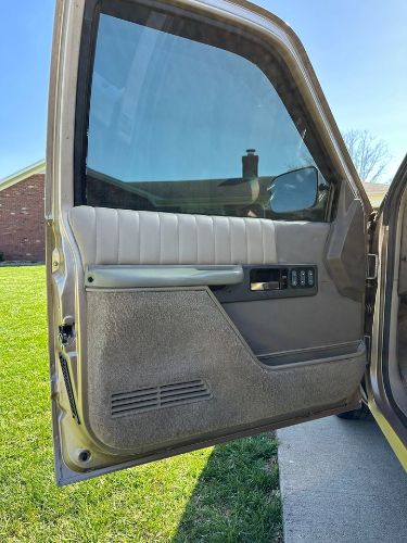 Chevrolet-Silverado-1990-Custom-2-Tone-Tan-5