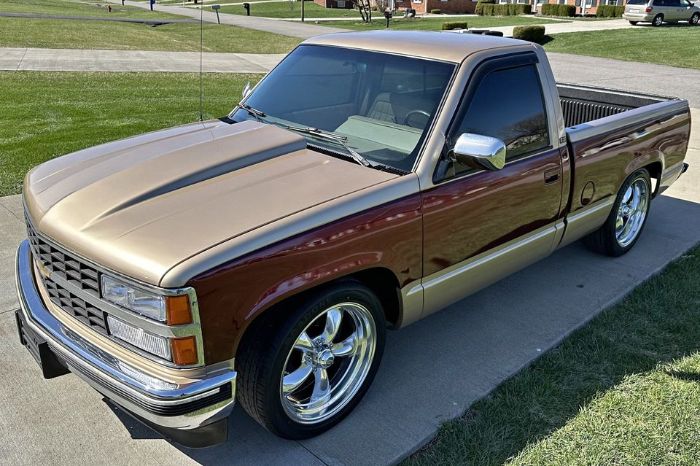 Chevrolet-Silverado-1990-Custom-2-Tone-Tan