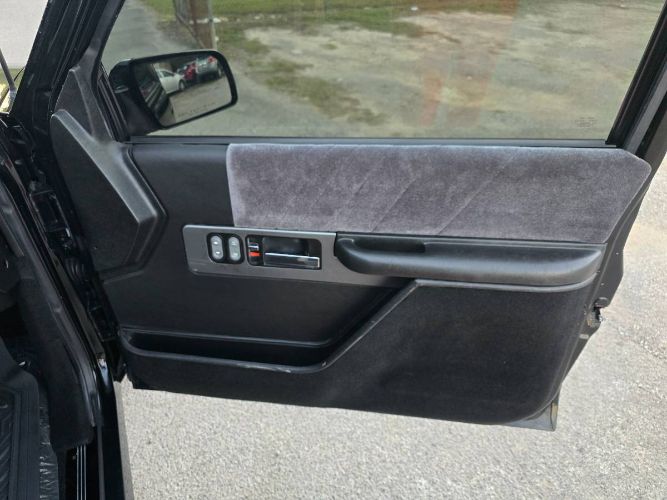 Chevrolet-Silverado-1991-Black-Black-6