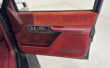 Chevrolet-Silverado-1993-Onyx-Black-Garnet-36