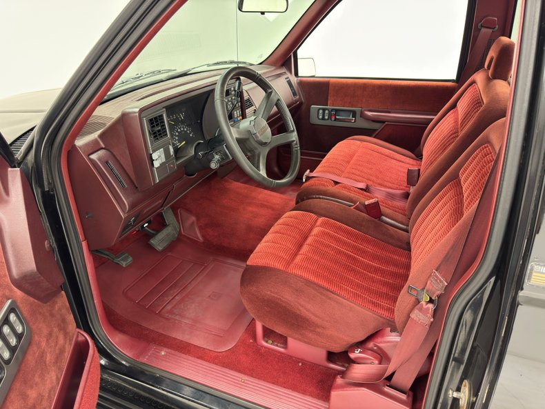 Chevrolet-Silverado-1993-Onyx-Black-Garnet-38