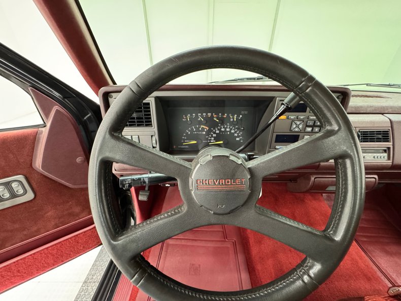 Chevrolet-Silverado-1993-Onyx-Black-Garnet-41