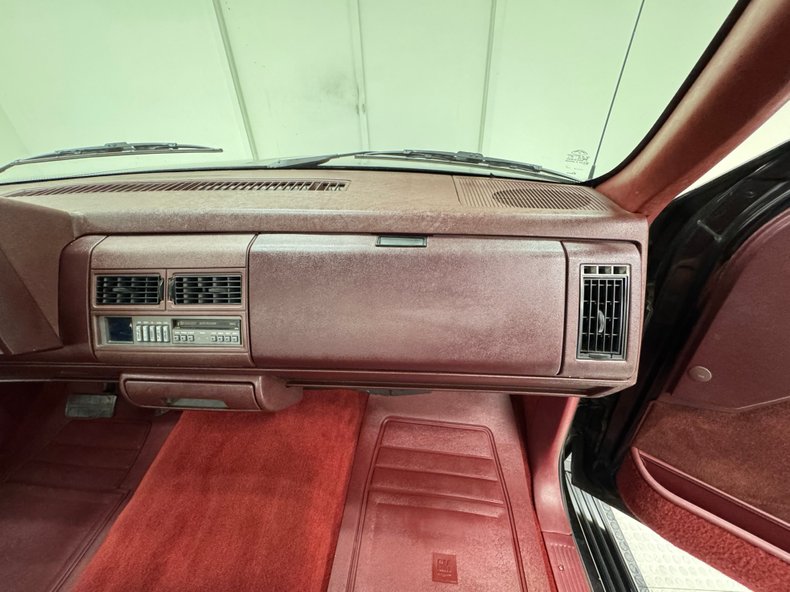 Chevrolet-Silverado-1993-Onyx-Black-Garnet-45