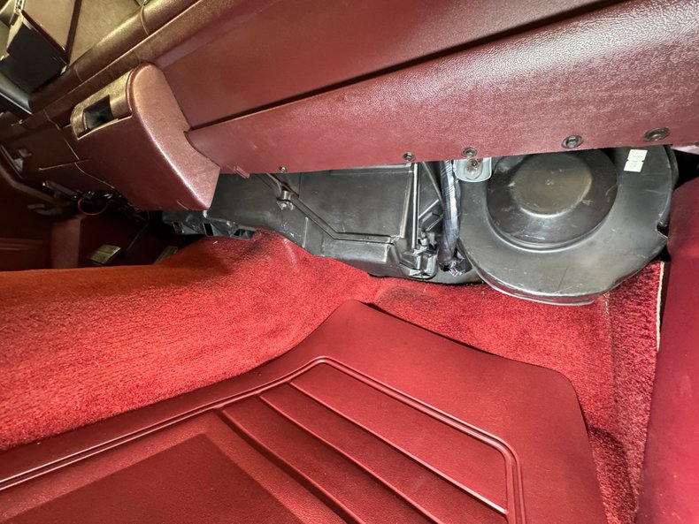 Chevrolet-Silverado-1993-Onyx-Black-Garnet-47