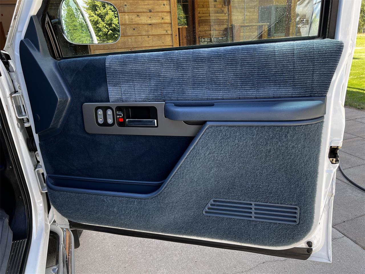 Chevrolet-Silverado-1994-White-Blue-15