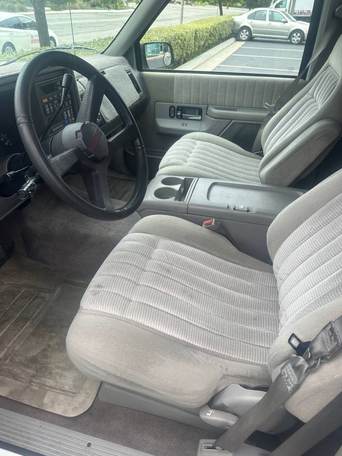 Chevrolet-Silverado-1994-white-5