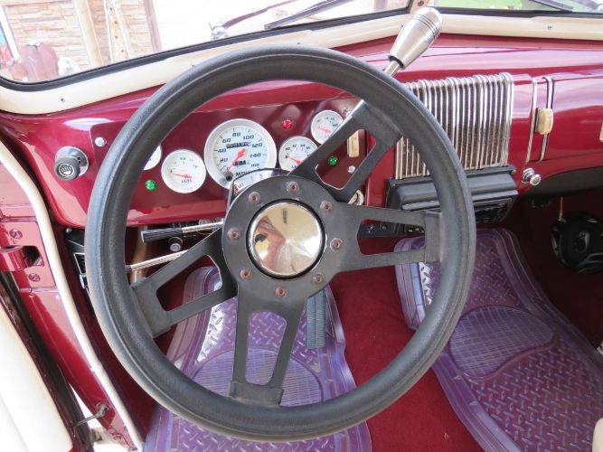 Chevrolet-Special-deluxe-1940-Red-12