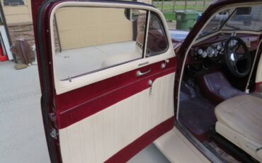 Chevrolet-Special-deluxe-1940-Red-2