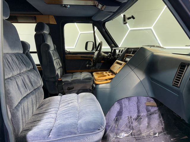 Chevrolet-Sportvan-G20-1995-Van-21