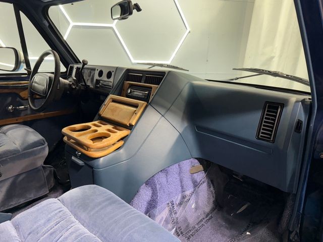 Chevrolet-Sportvan-G20-1995-Van-22