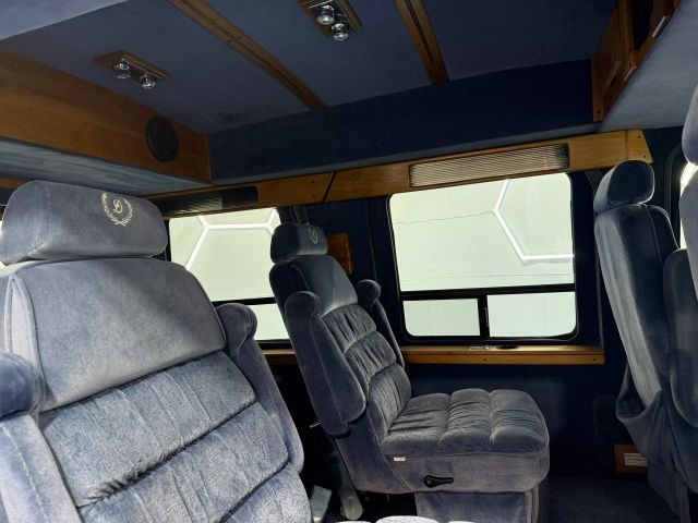 Chevrolet-Sportvan-G20-1995-Van-30