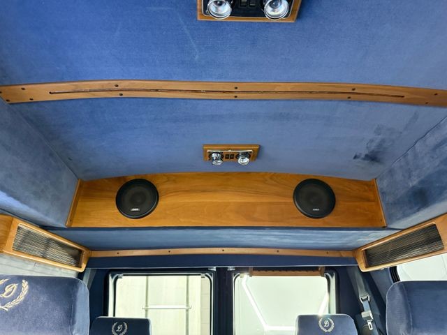 Chevrolet-Sportvan-G20-1995-Van-32