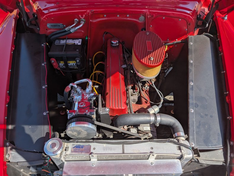 Chevrolet-Styleline-1951-Bright-Red-Tan-10